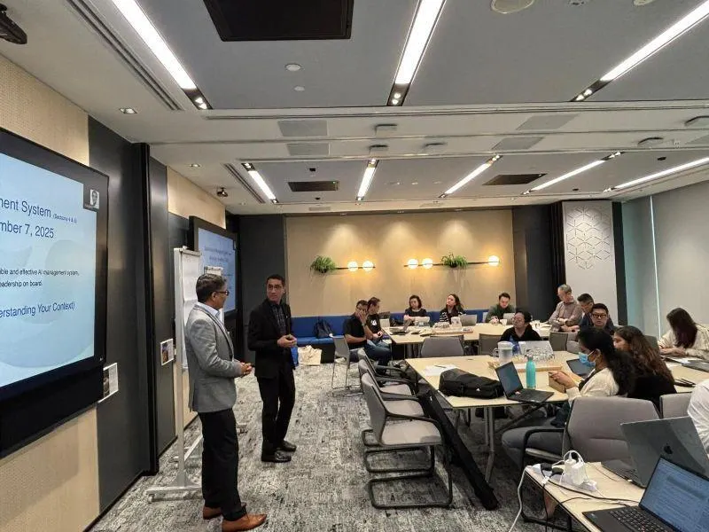 Mahesh Tanwani leading the Whole-of-Government (Singapore) AI Adoption Workshop
